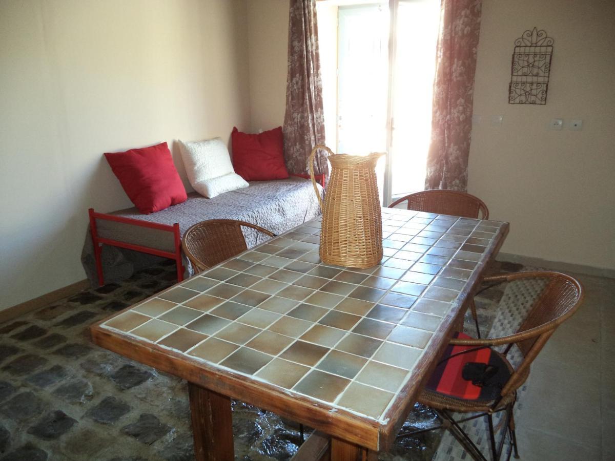 La Dame Blanche Bed & Breakfast Saint-Maurice-d'Ibie ภายนอก รูปภาพ