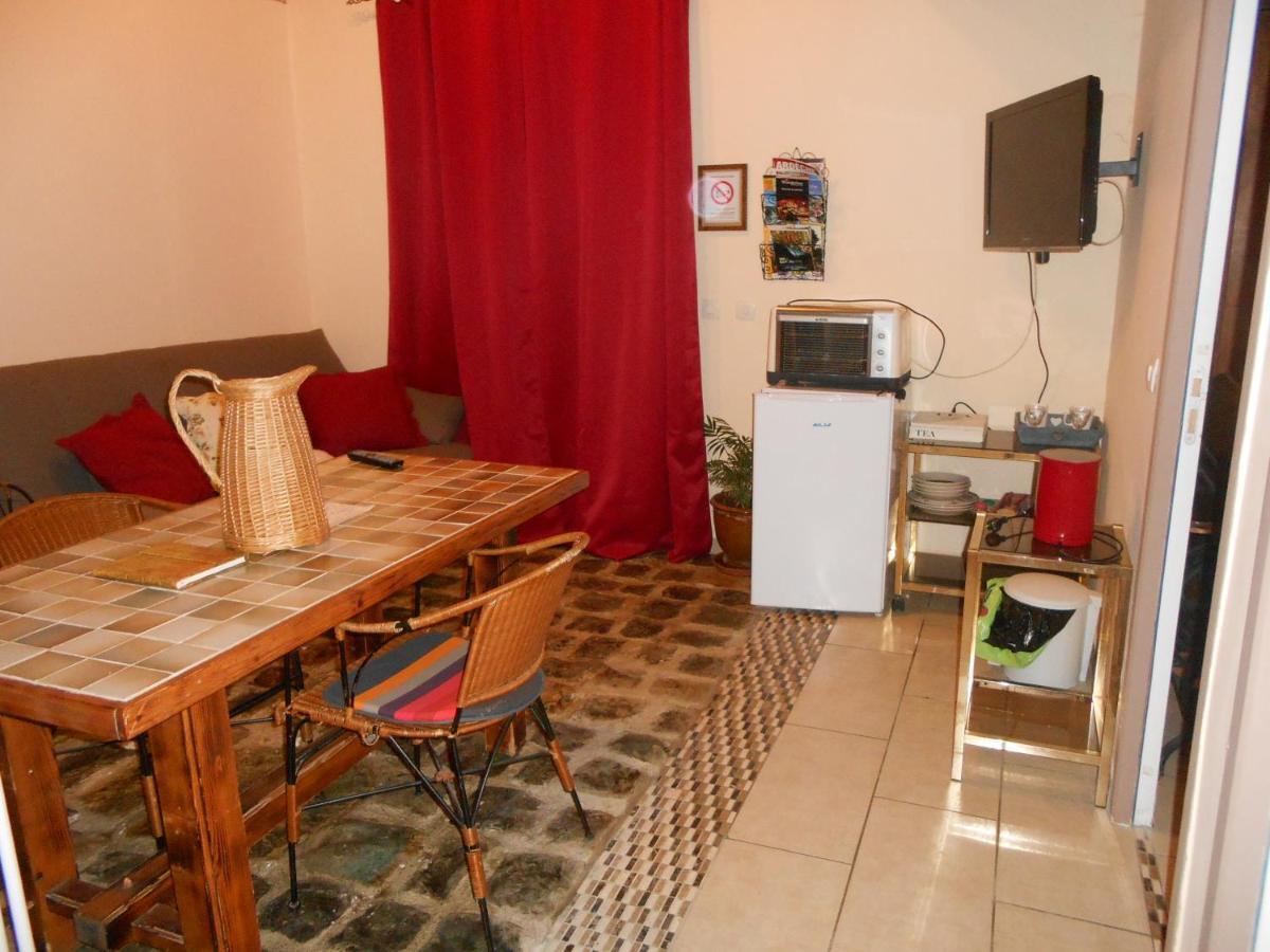 La Dame Blanche Bed & Breakfast Saint-Maurice-d'Ibie ภายนอก รูปภาพ