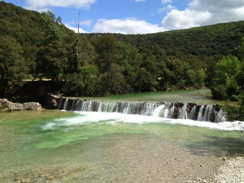La Dame Blanche Bed & Breakfast Saint-Maurice-d'Ibie ภายนอก รูปภาพ