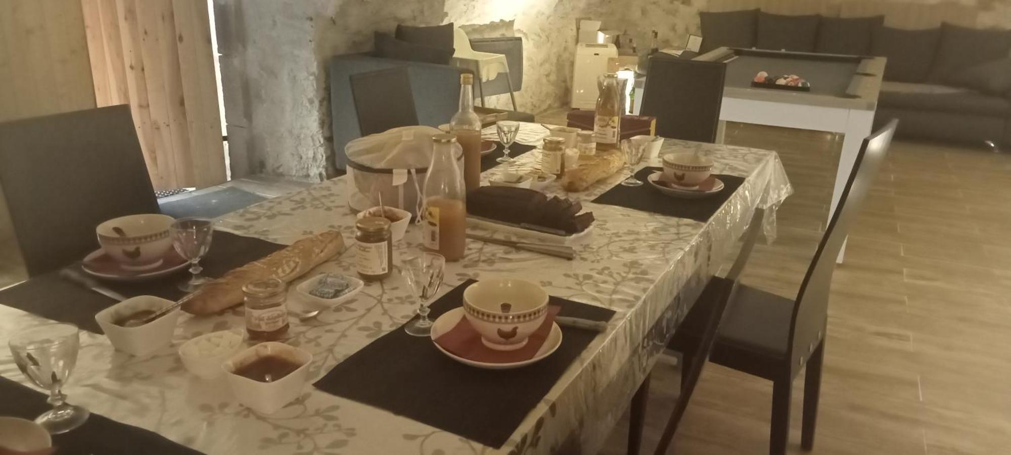 La Dame Blanche Bed & Breakfast Saint-Maurice-d'Ibie ภายนอก รูปภาพ