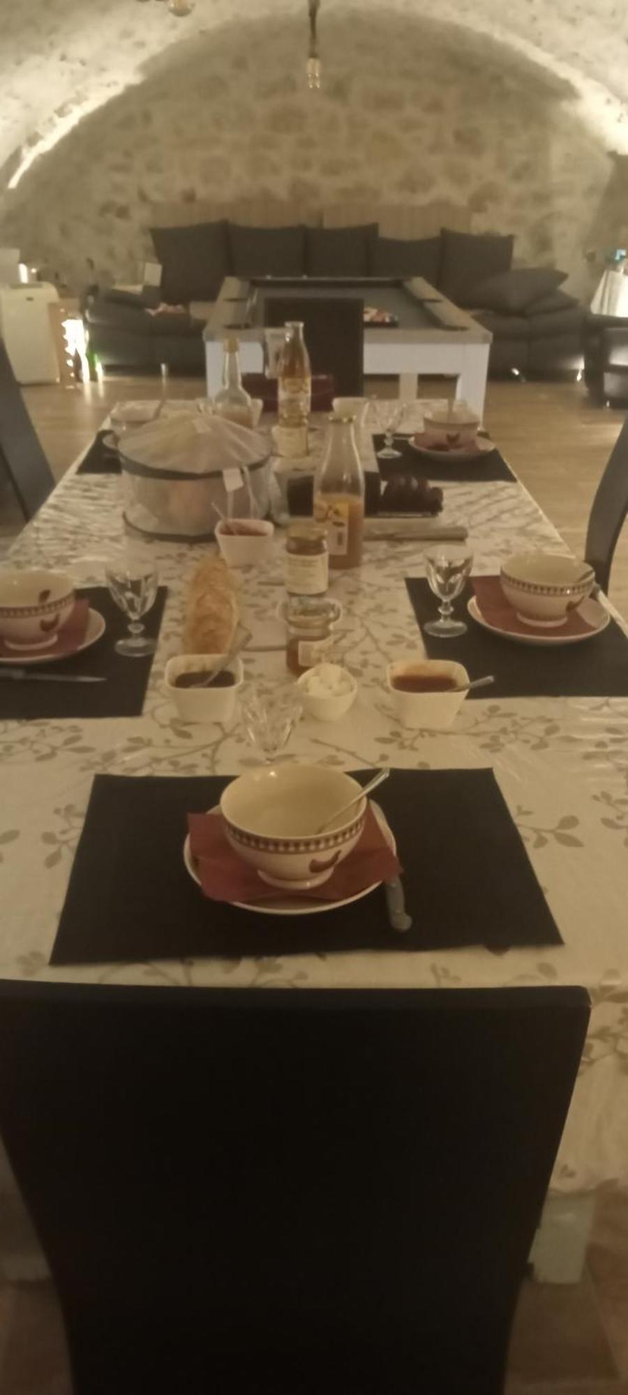 La Dame Blanche Bed & Breakfast Saint-Maurice-d'Ibie ภายนอก รูปภาพ
