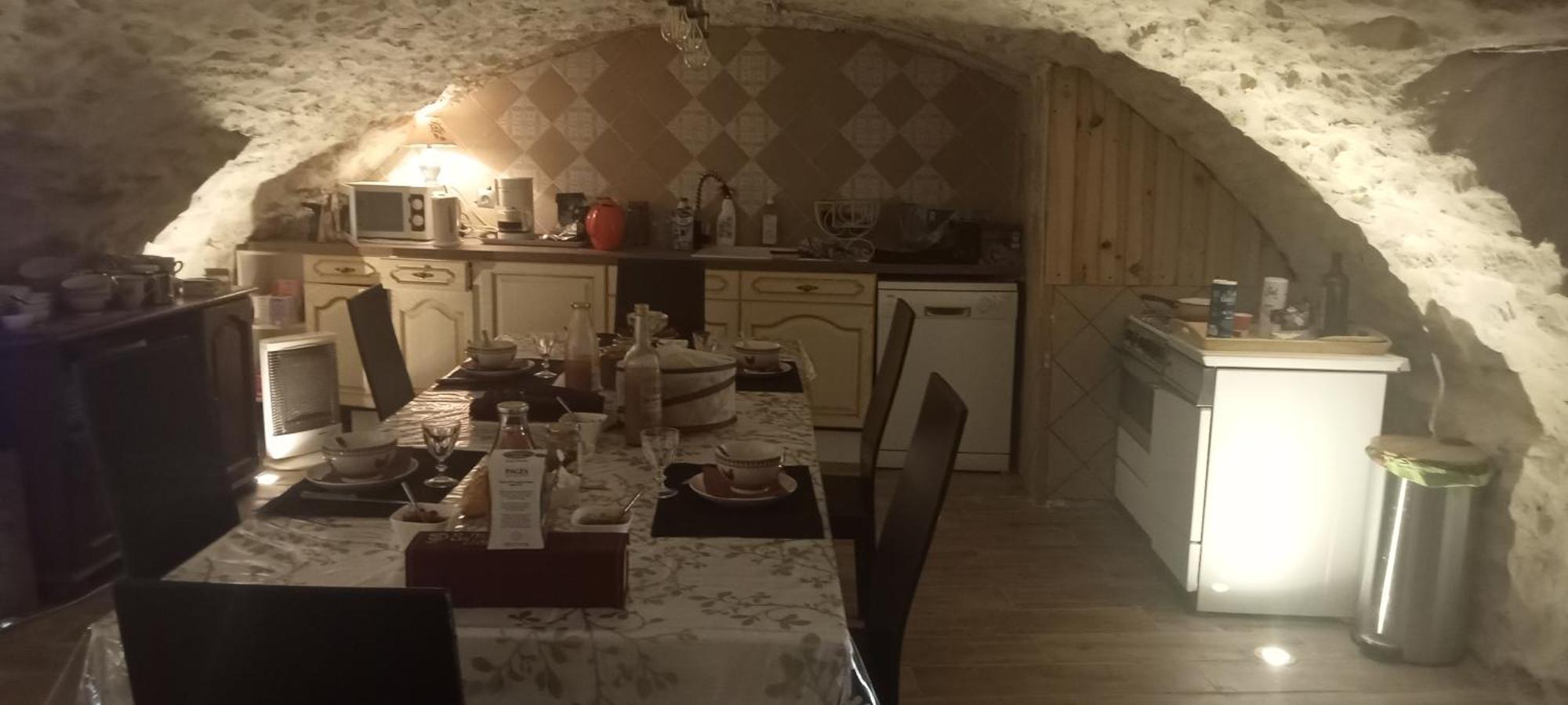 La Dame Blanche Bed & Breakfast Saint-Maurice-d'Ibie ภายนอก รูปภาพ