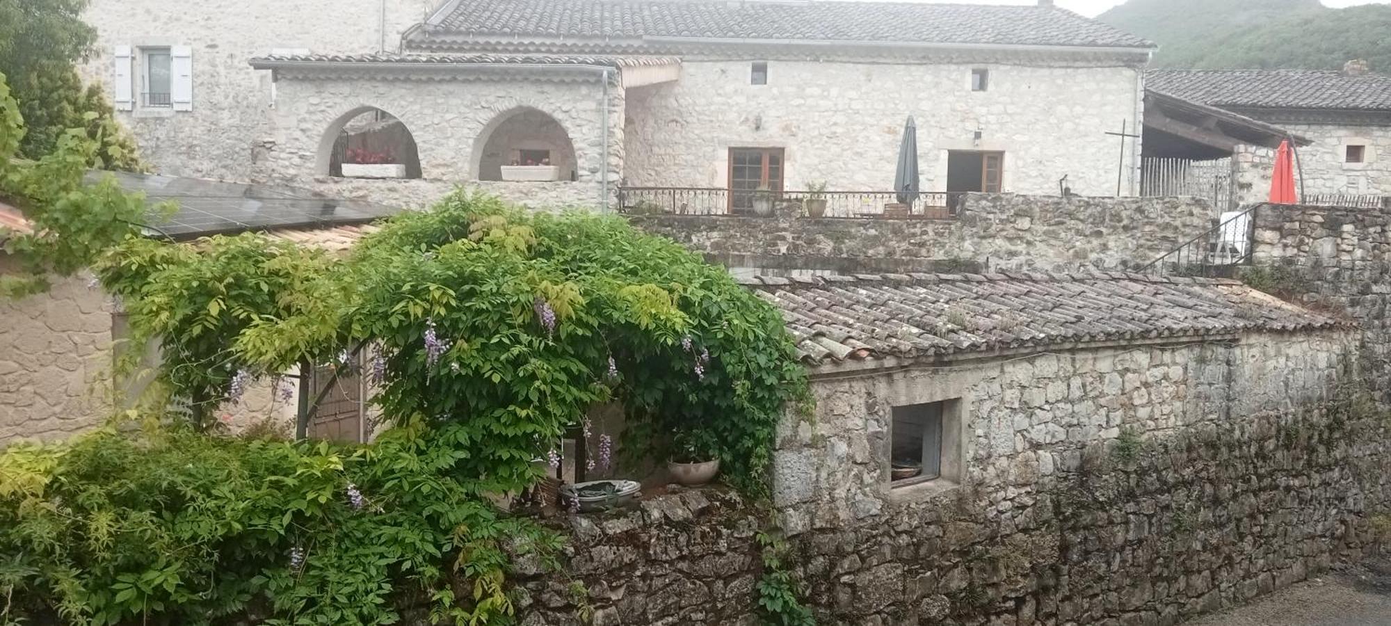La Dame Blanche Bed & Breakfast Saint-Maurice-d'Ibie ภายนอก รูปภาพ