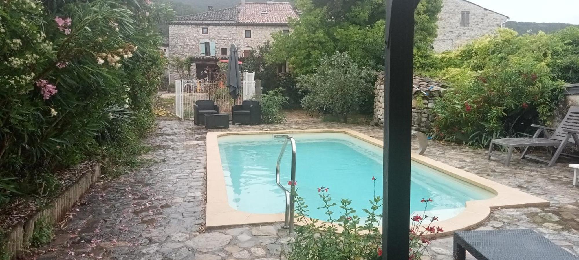 La Dame Blanche Bed & Breakfast Saint-Maurice-d'Ibie ภายนอก รูปภาพ